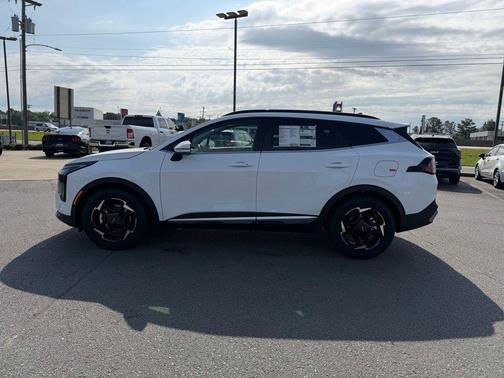 Glacial White Pearl 2026 Kia Sportage EX