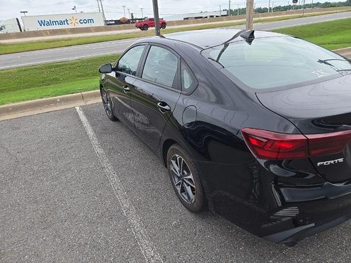 Aurora Black Pearl 2023 Kia Forte LXS