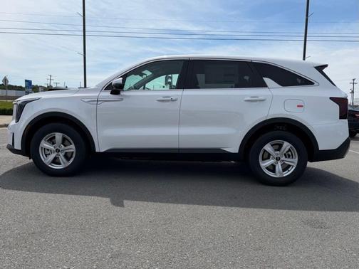 Glacial White Pearl 2026 Kia Sorento LX