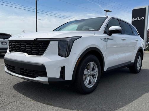 Glacial White Pearl 2026 Kia Sorento LX
