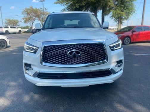 2022 INFINITI QX80 Luxe