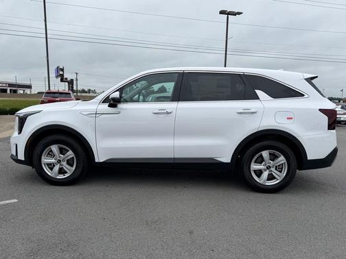 Glacial White Pearl 2026 Kia Sorento LX