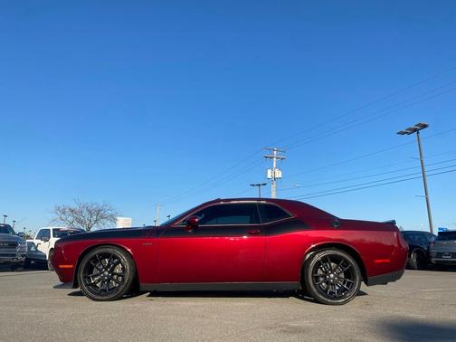 2017 Dodge Challenger R/T 392