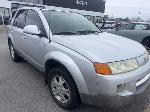 Silver 2005 Saturn Vue V6