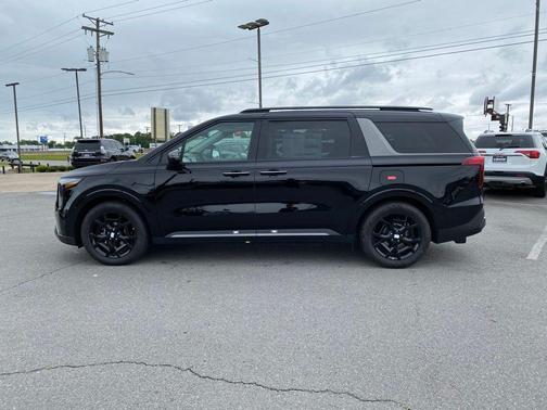 Aurora Black Pearl 2026 Kia Carnival SX