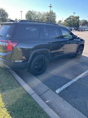 2022 GMC Acadia AT4