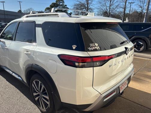 2022 Nissan Pathfinder Platinum