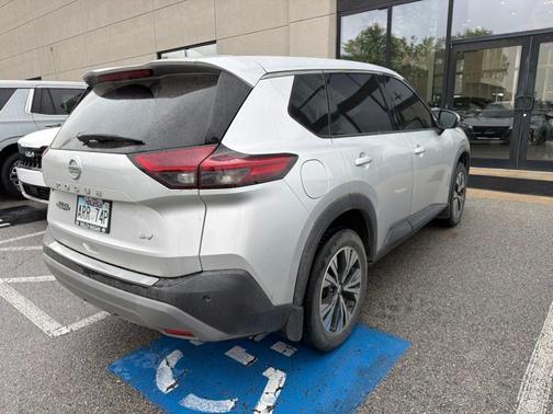Brilliant Silver Metallic 2021 Nissan Rogue SV