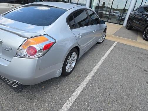 2010 Nissan Altima 3.5 SR