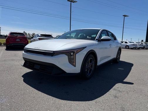 Snow White Pearl 2026 Kia K4 LXS