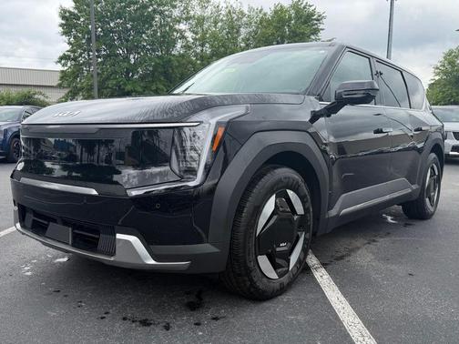 Ebony Black 2026 Kia EV9 Light Long Range
