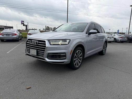 Florett Silver Metallic 2018 Audi Q7 3.0T Prestige
