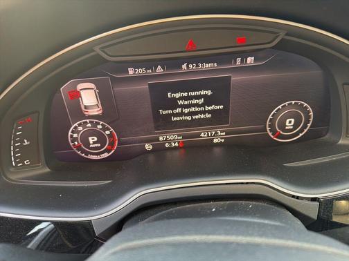 Florett Silver Metallic 2018 Audi Q7 3.0T Prestige