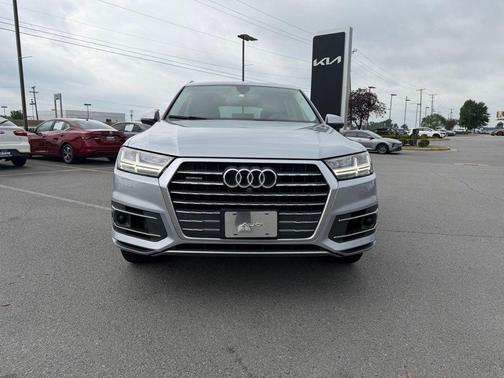 Florett Silver Metallic 2018 Audi Q7 3.0T Prestige