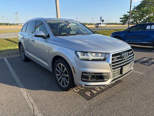 Florett Silver Metallic 2018 Audi Q7 3.0T Prestige