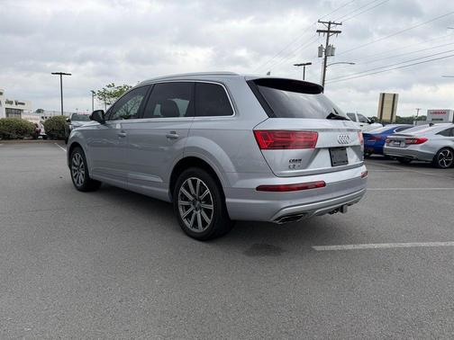 Florett Silver Metallic 2018 Audi Q7 3.0T Prestige