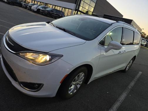 2018 Chrysler Pacifica Touring-L Plus