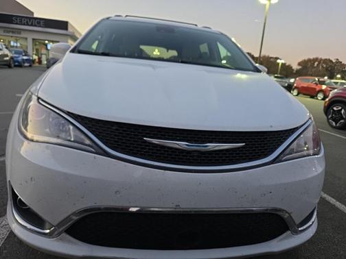 2018 Chrysler Pacifica Touring-L Plus