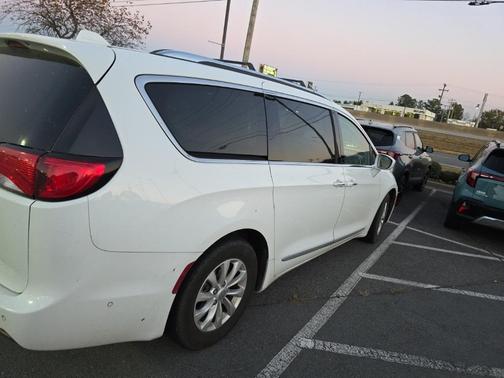 2018 Chrysler Pacifica Touring-L Plus