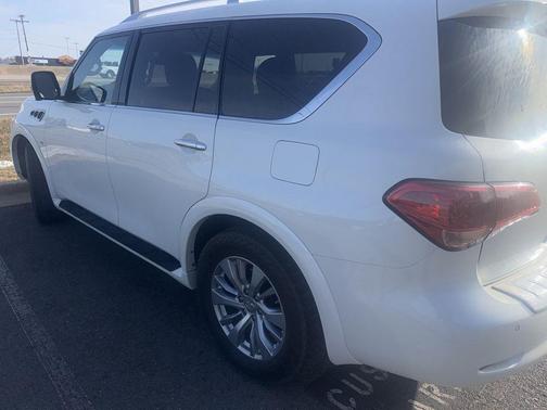 2017 INFINITI QX80 Base