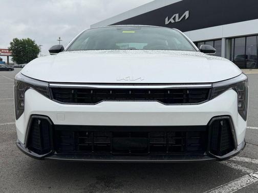 Snow White Pearl 2025 Kia K4 GT-Line