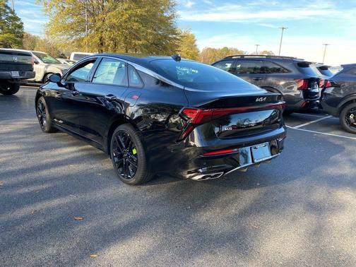 Aurora Black Pearl 2026 Kia K5 GT