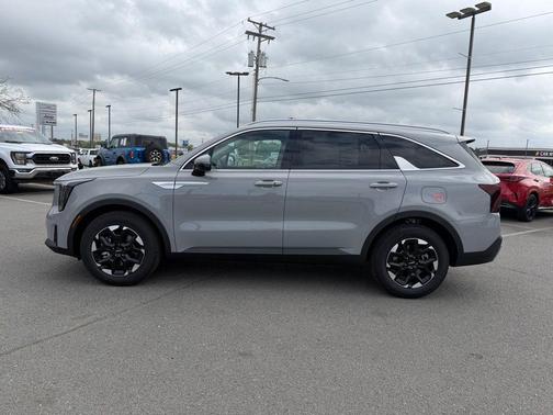 Wolf Gray 2026 Kia Sorento S
