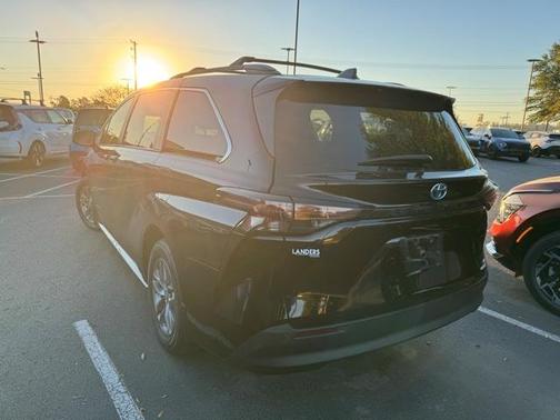 2023 Toyota Sienna XLE