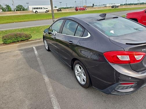 Tungsten Metallic 2017 Chevrolet Cruze LT