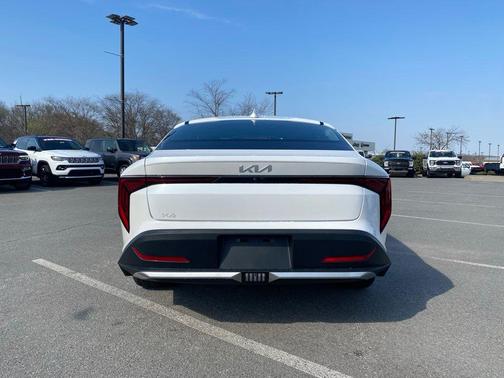 Snow White Pearl 2026 Kia K4 EX