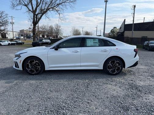 Snow White Pearl 2026 Kia K5 GT-Line