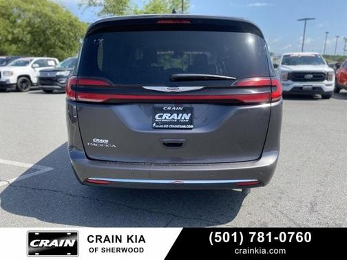 2023 Chrysler Pacifica Touring-L