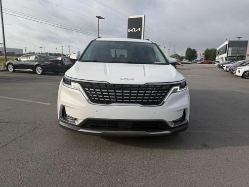 Snow White Pearl 2024 Kia Carnival SX