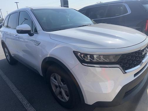 2023 Kia Sorento LX