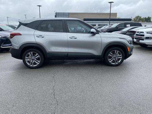 2023 Kia Seltos LX