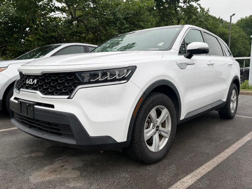 Glacial White Pearl 2022 Kia Sorento LX
