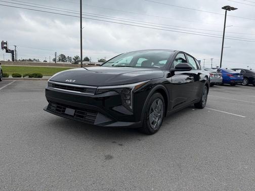 Aurora Black Pearl 2026 Kia K4 LX