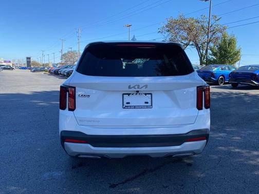 2024 Kia Sorento LX