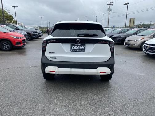 2025 Nissan Kicks SV