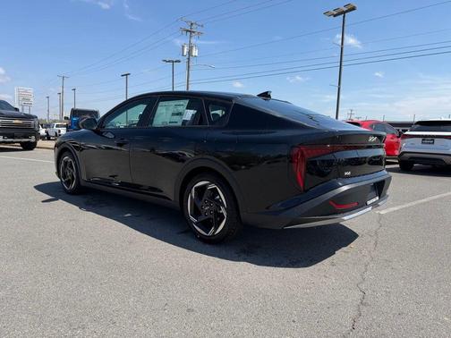 Aurora Black Pearl 2026 Kia K4 EX