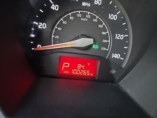 Clear White 2016 Kia Rio LX