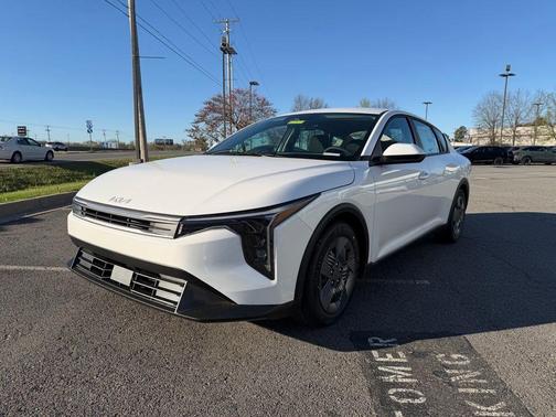 Snow White Pearl 2026 Kia K4 LX