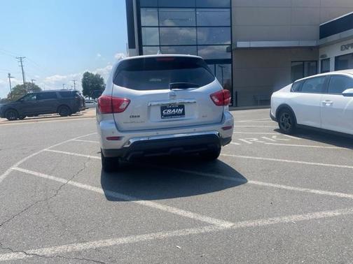 2019 Nissan Pathfinder SV