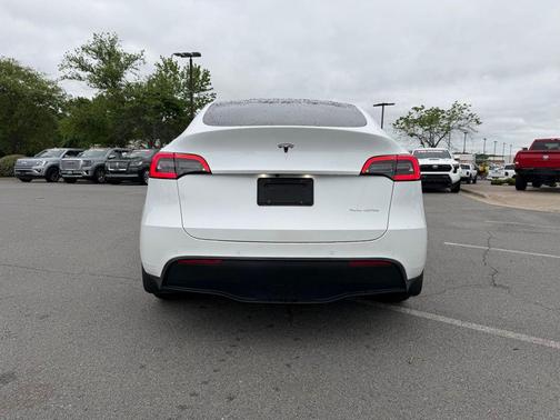 Pearl White Multi 2022 Tesla Model Y Long Range