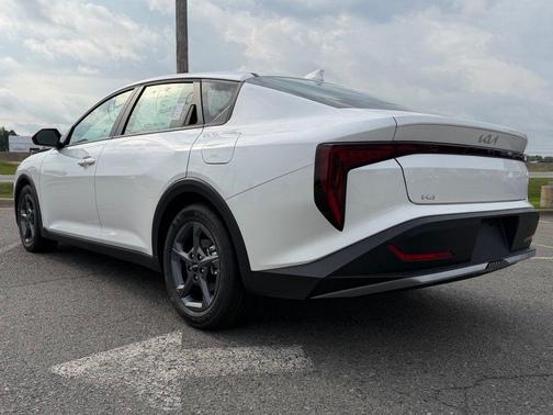 Snow White Pearl 2026 Kia K4 LXS