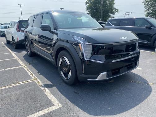 2026 Kia EV9 Light Long Range