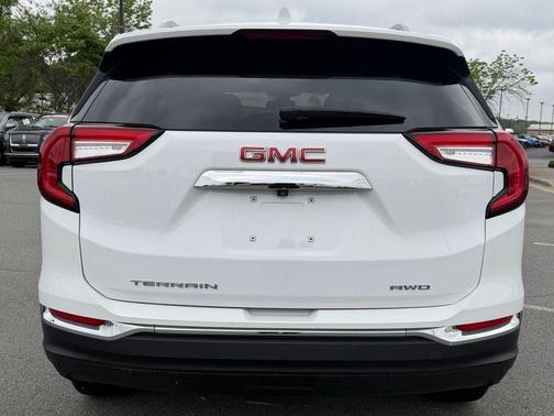 Summit White 2024 GMC Terrain SLT