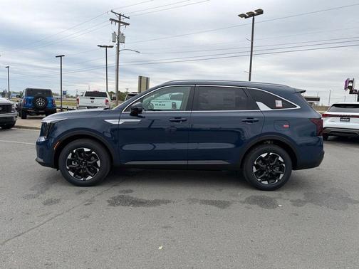 Midnight Black 2026 Kia Sorento S