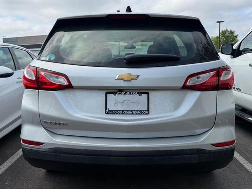 Silver Ice Metallic 2021 Chevrolet Equinox LS