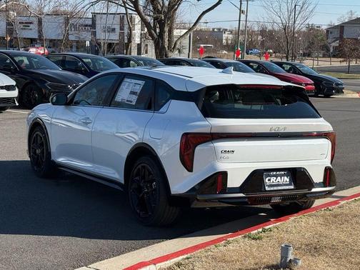 Snow White Pearl 2026 Kia K4 GT-LINE